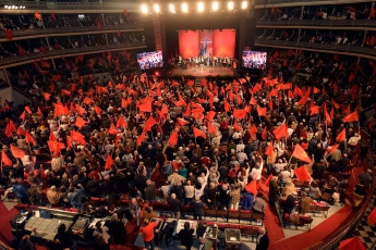 Outubro inspira os combates do presente e do futuro